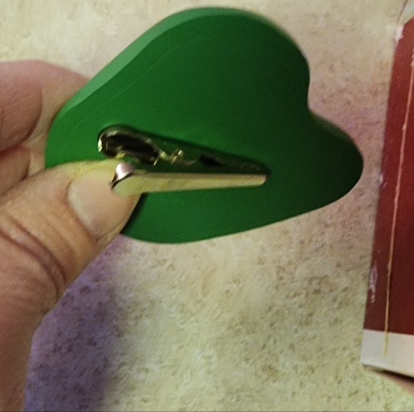 1996 Hallmark keepsake golf gopher ornament box has wear. - Picture 2 of 7